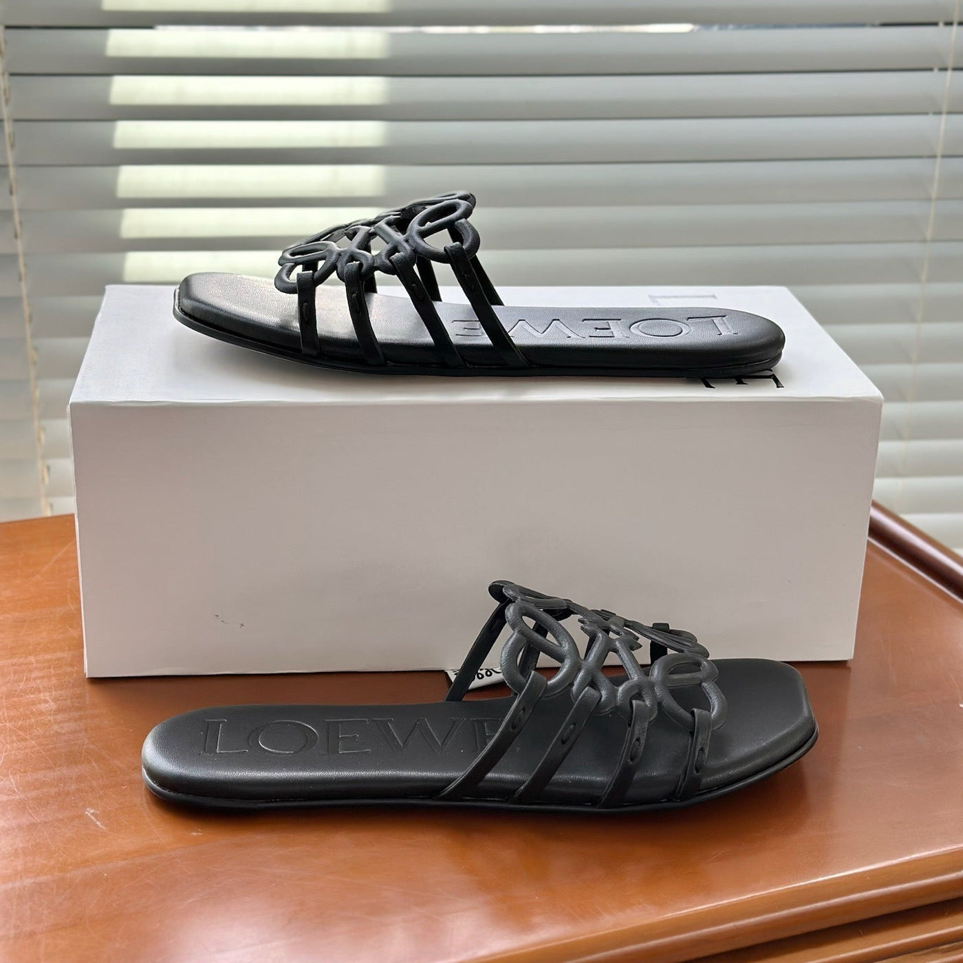 Sandales Loewe Petal Anagram Noir — vue 7