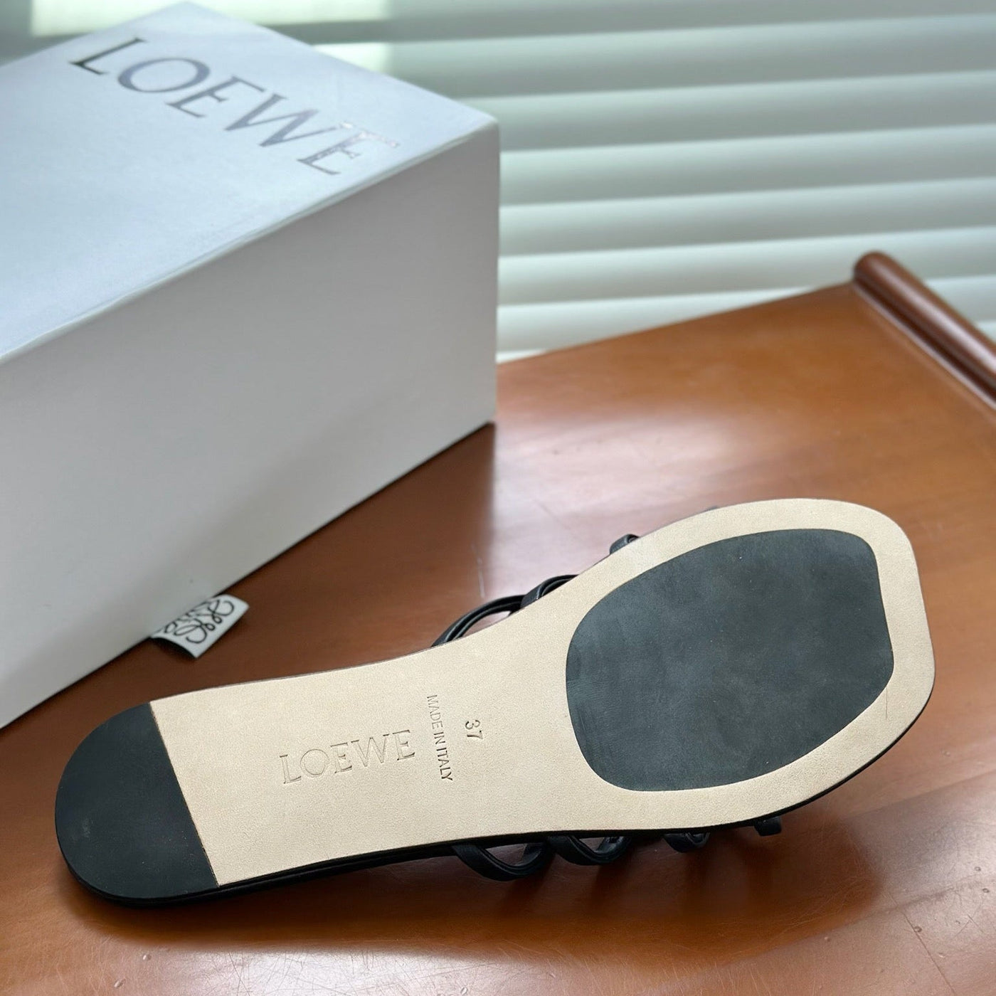 Sandales Loewe Petal Anagram Noir — vue 9
