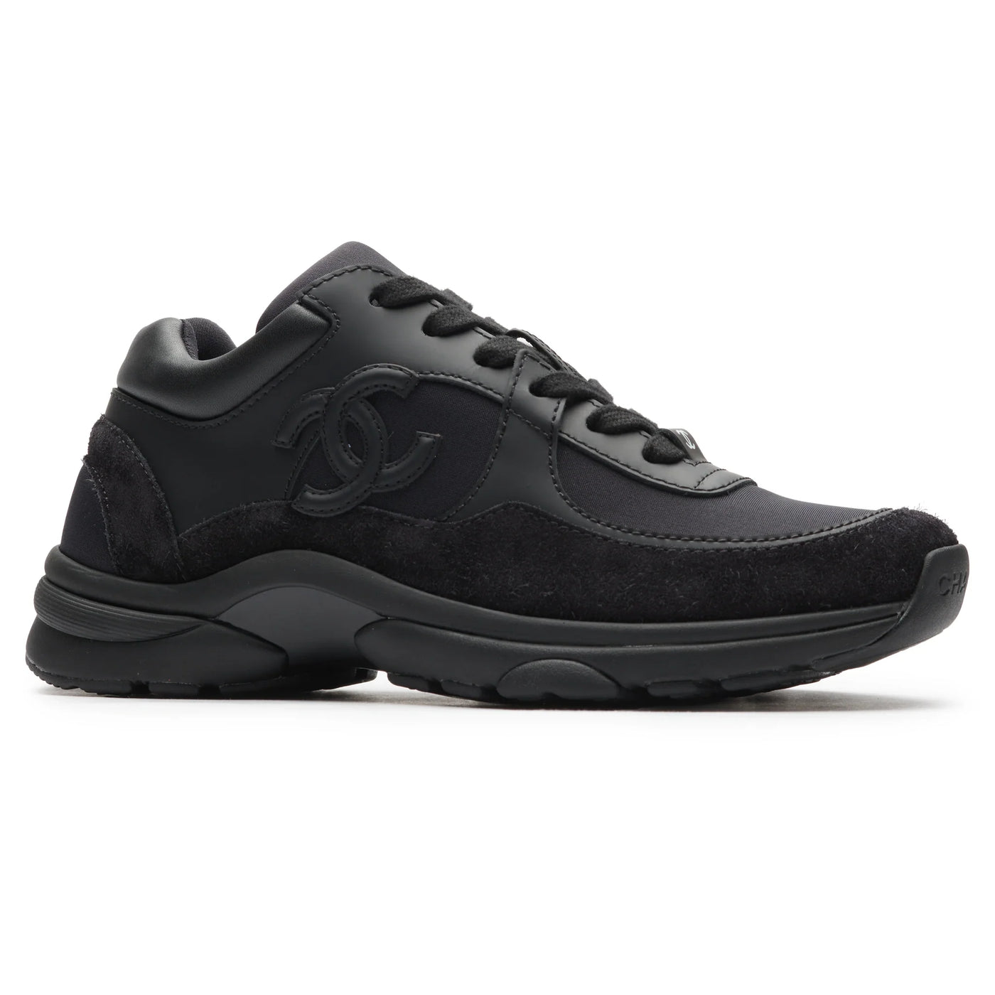 Baskets Chanel CC Logo Suede Triple Noir — vue 2