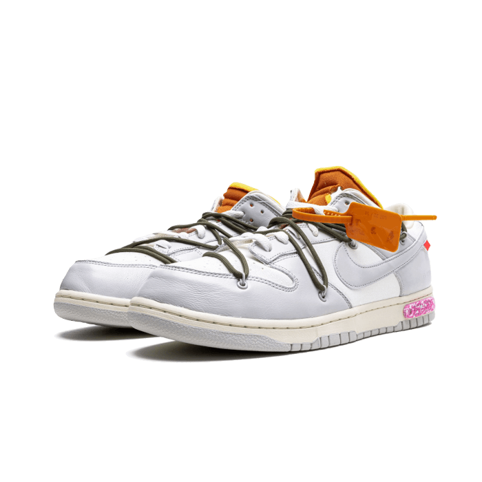 Baskets Off-White Nike Dunk Low "The 50" Lot 22 — vue 2