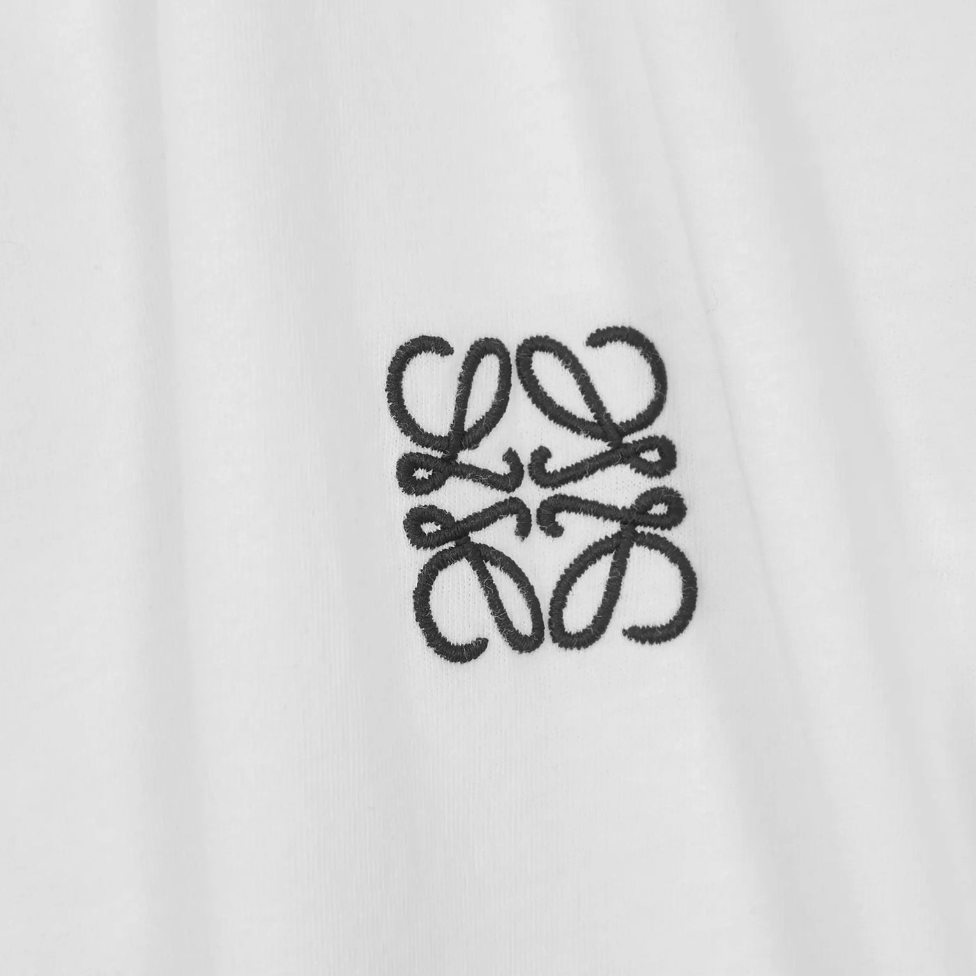 T-Shirt Loewe Anagram Embroidered Blanc Noir T Shirt — vue 5