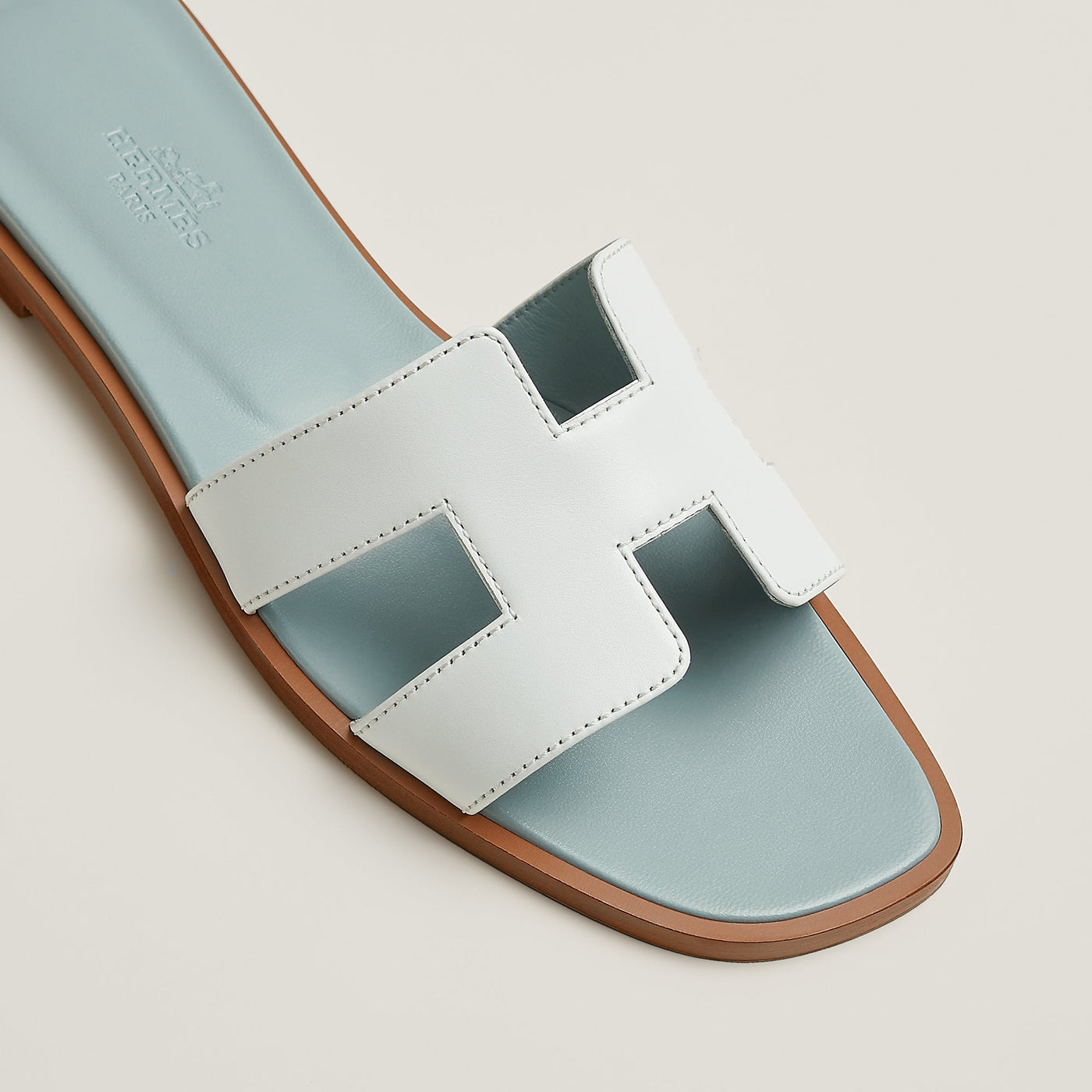 Sandales Hermès Oran Blanc/Bleu Glacier — vue 3