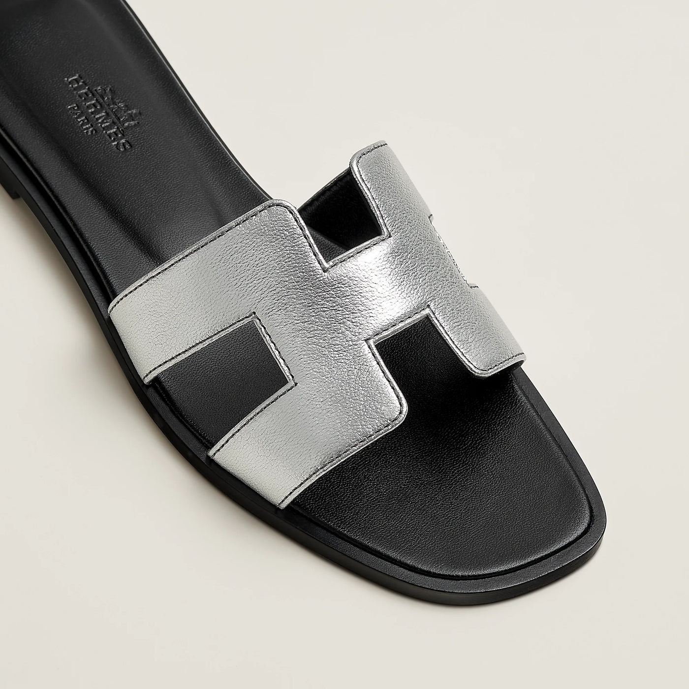 Sandales Hermès Oran Gris Argenté — vue 3