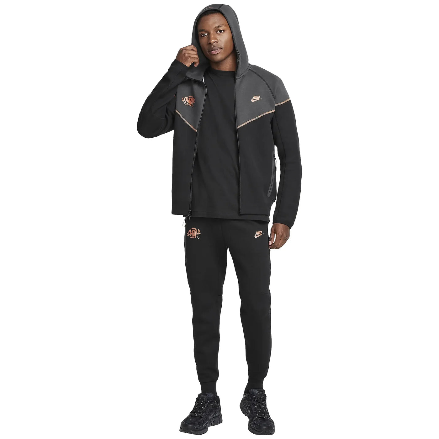 Hoodie Nike × Syna World × Central Cee Tech Fleece Noir Zip-up — vue 4