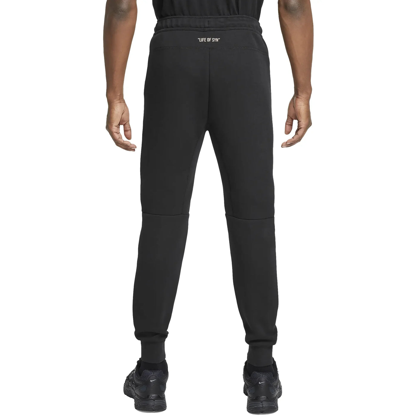 Jogging Nike Syna World × Central Cee Tech Fleece Noir Sweatpants — vue 3