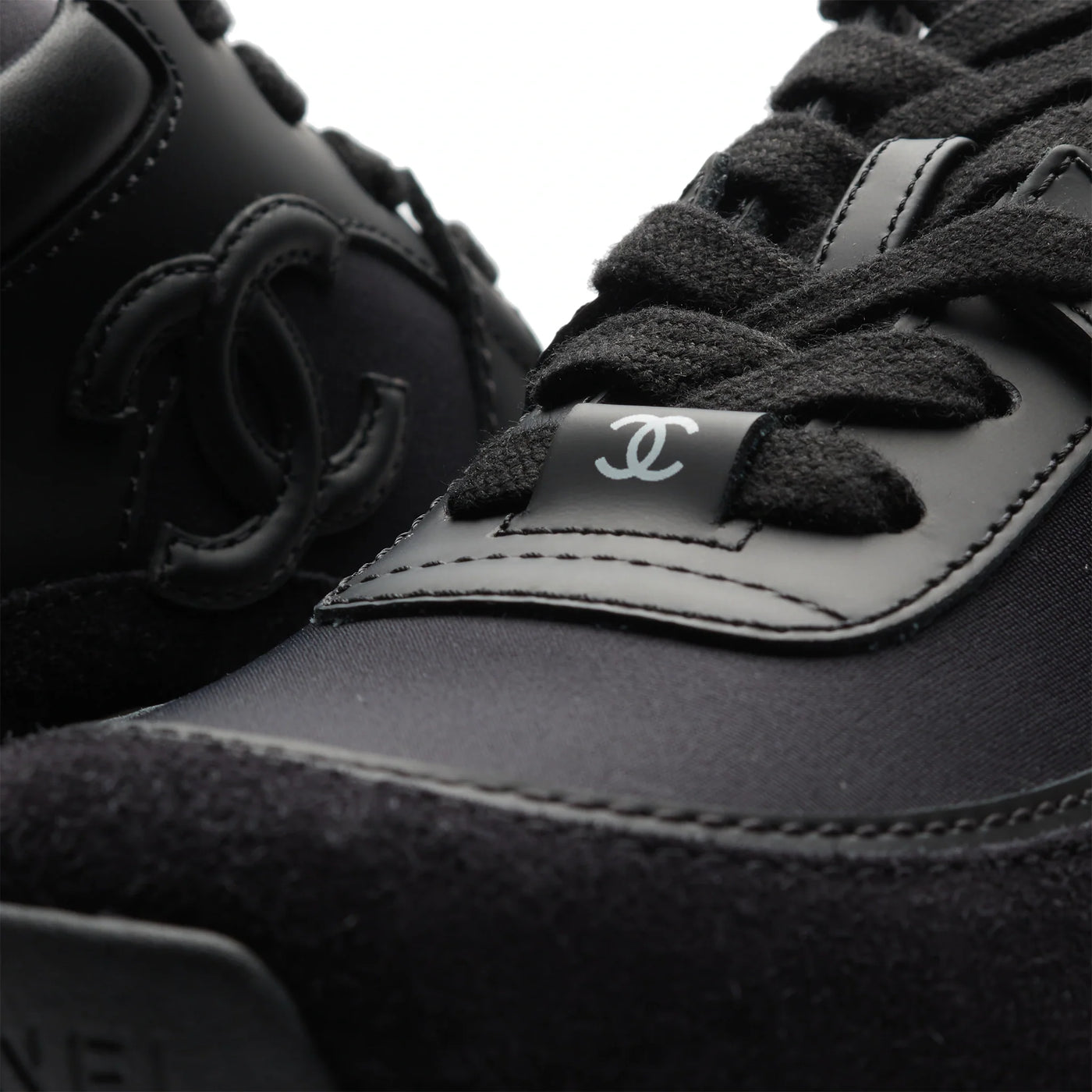 Baskets Chanel CC Logo Suede Triple Noir — vue 6