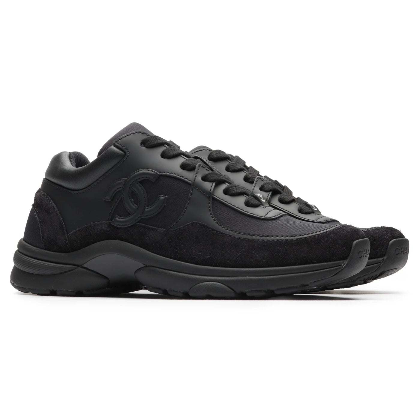 Baskets Chanel CC Logo Suede Triple Noir — vue 3