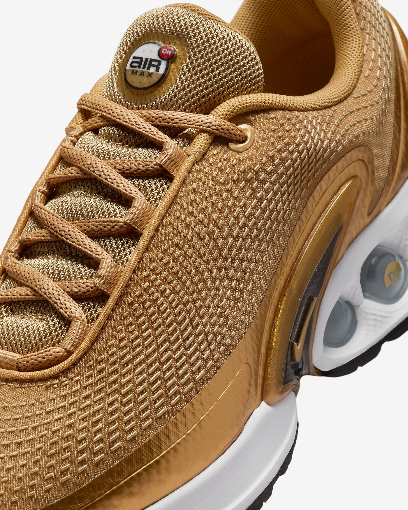 Baskets Nike Air Max DN Or — vue 3