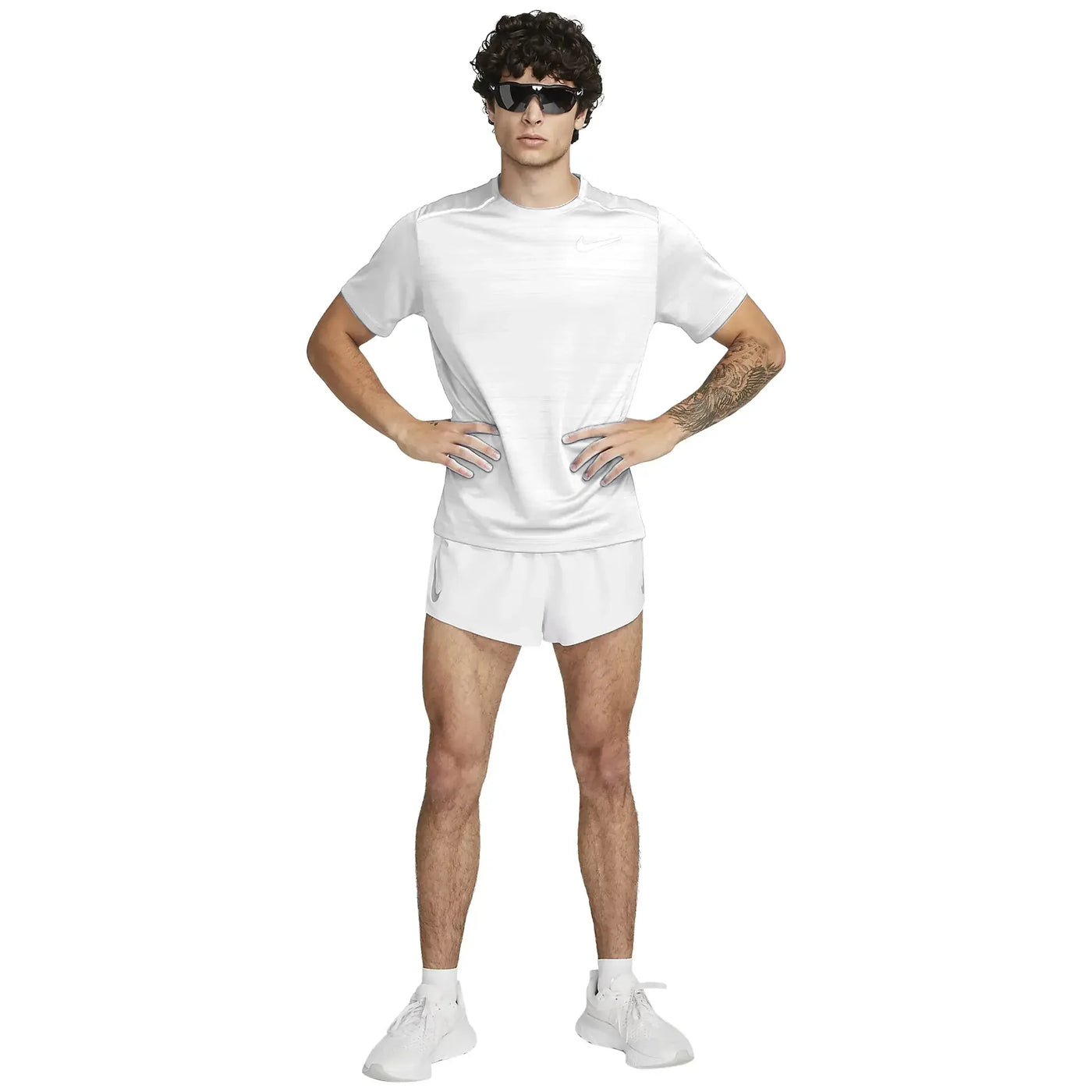 Baskets Nike Dri-FIT 1.0 Blanc Miler Running T Shirt — vue 4