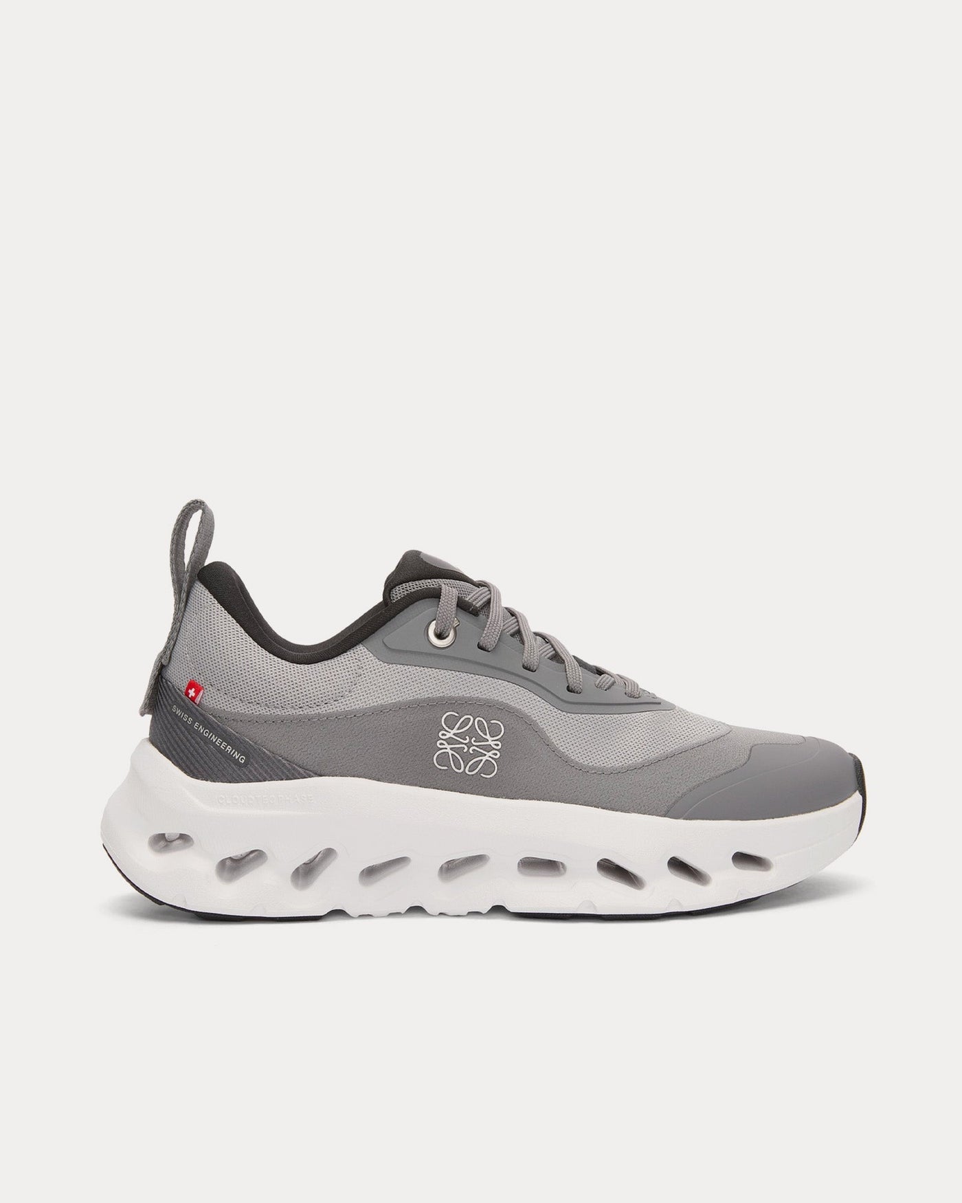 Baskets Loewe on Cloud Gris