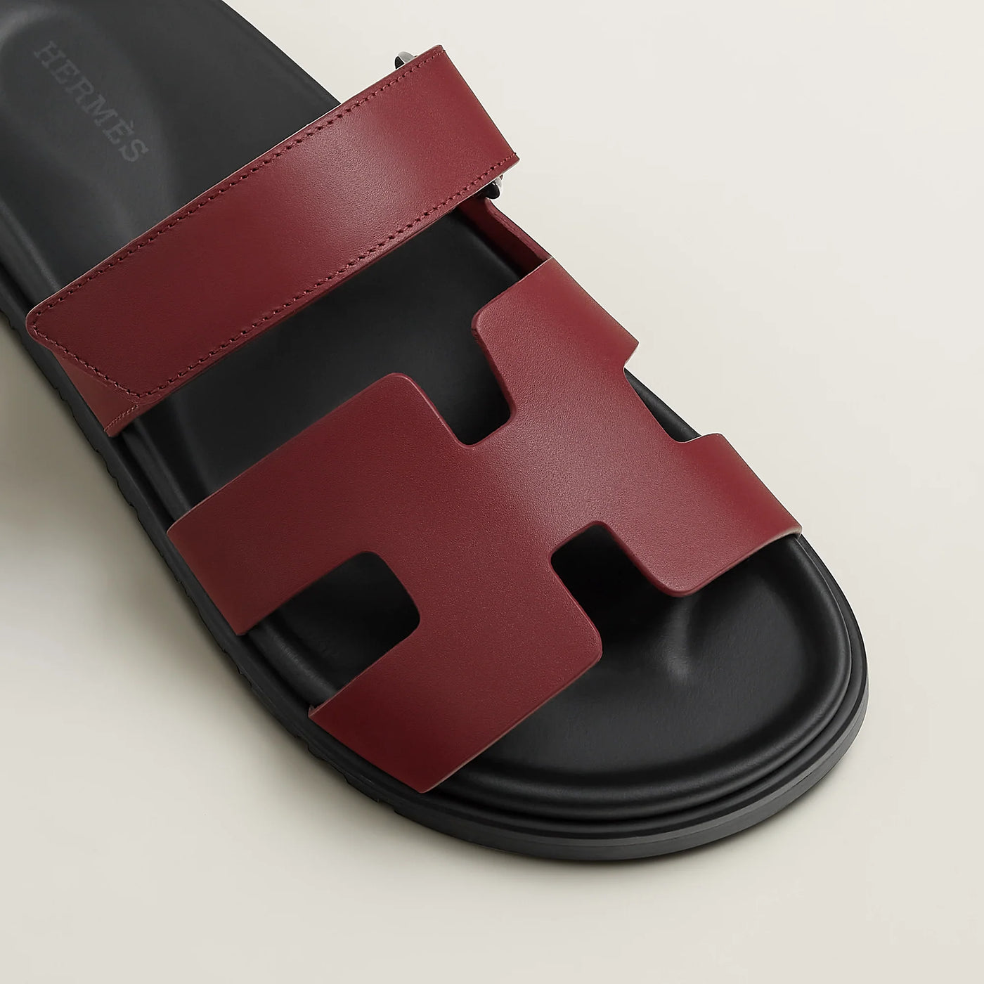 Sandales Hermès Chypre Rouge H — vue 3