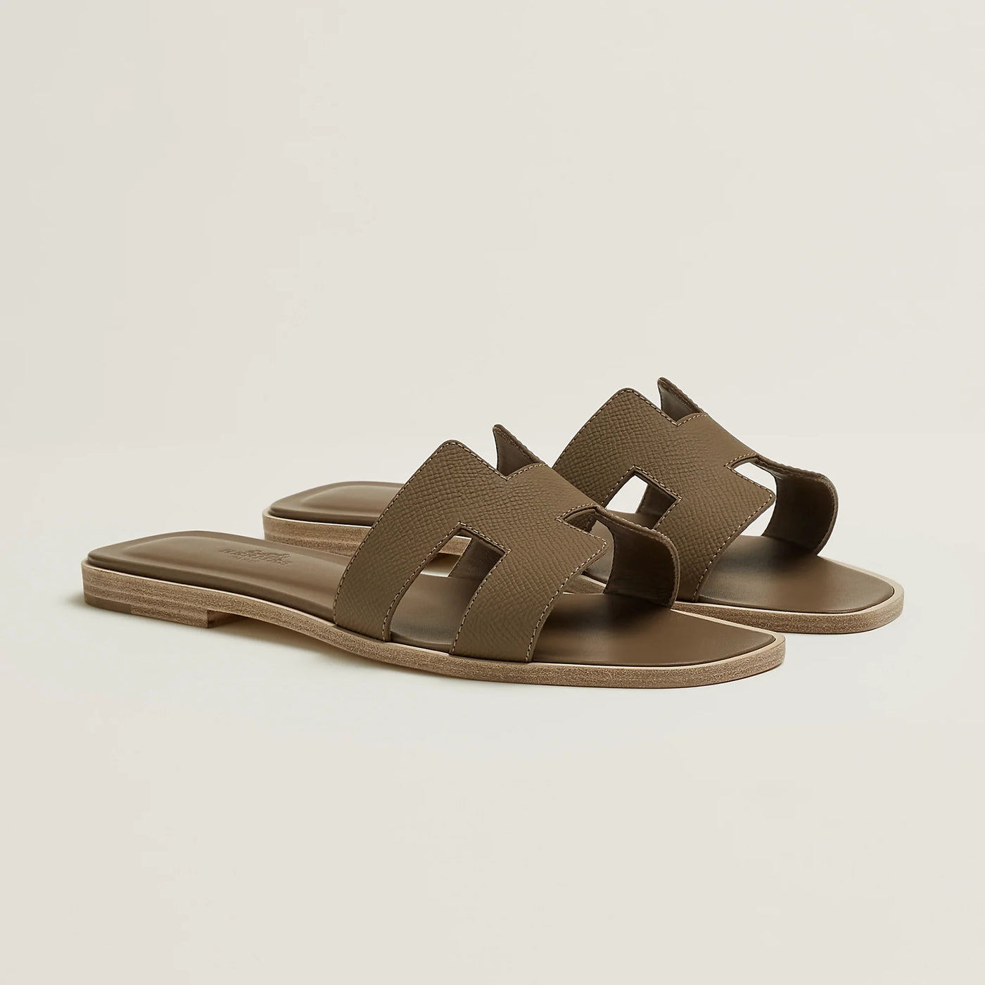 Sandales Hermès Oran Cuir de Veau Étoupe — vue 2